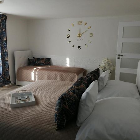 Apartman Deluxe Cheb Ngoại thất bức ảnh