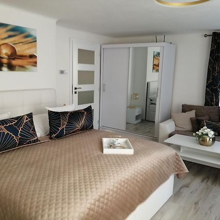 Apartman Deluxe Cheb Ngoại thất bức ảnh
