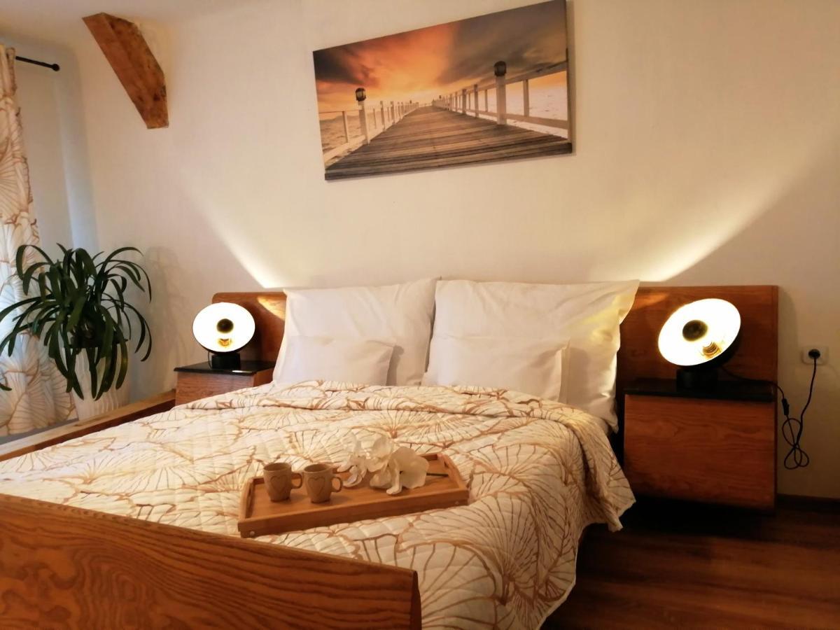 Apartman Deluxe Cheb Ngoại thất bức ảnh