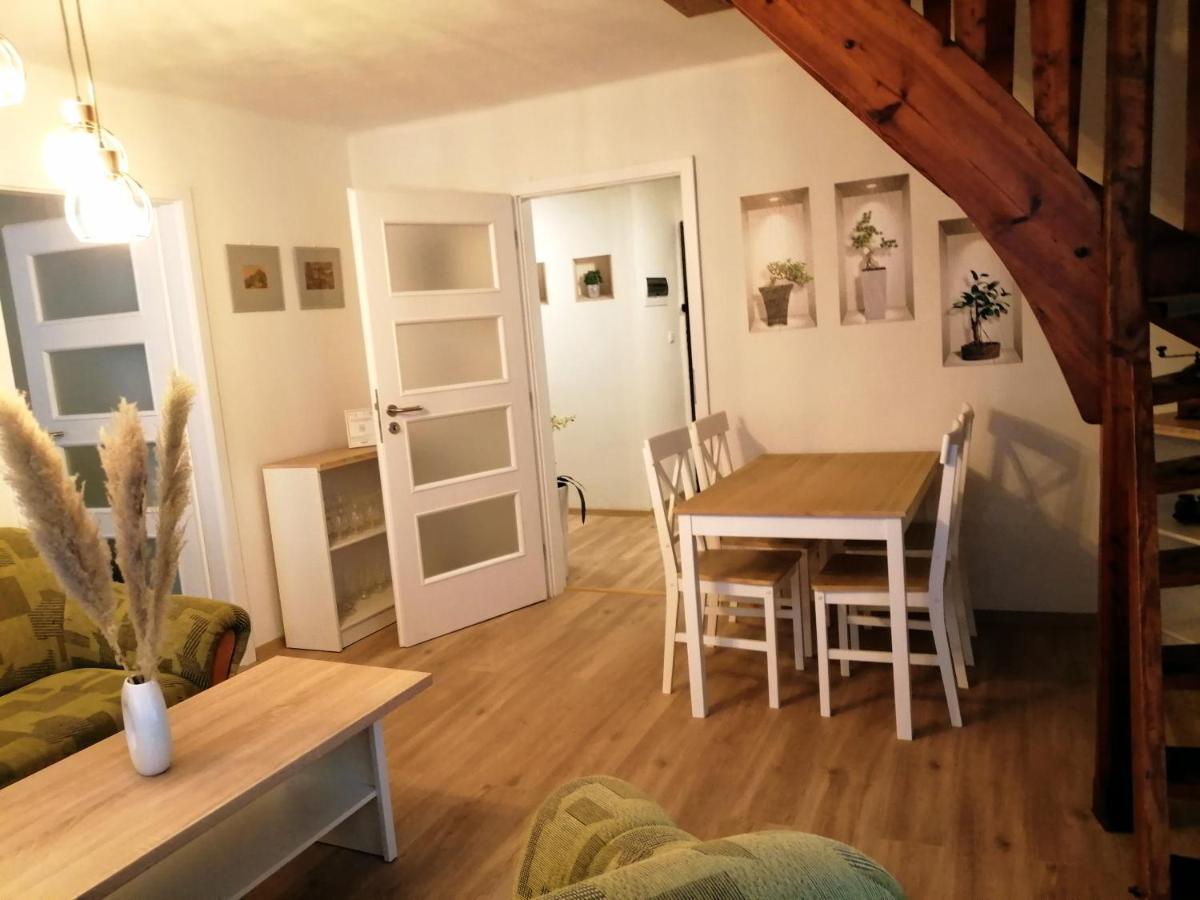 Apartman Deluxe Cheb Ngoại thất bức ảnh