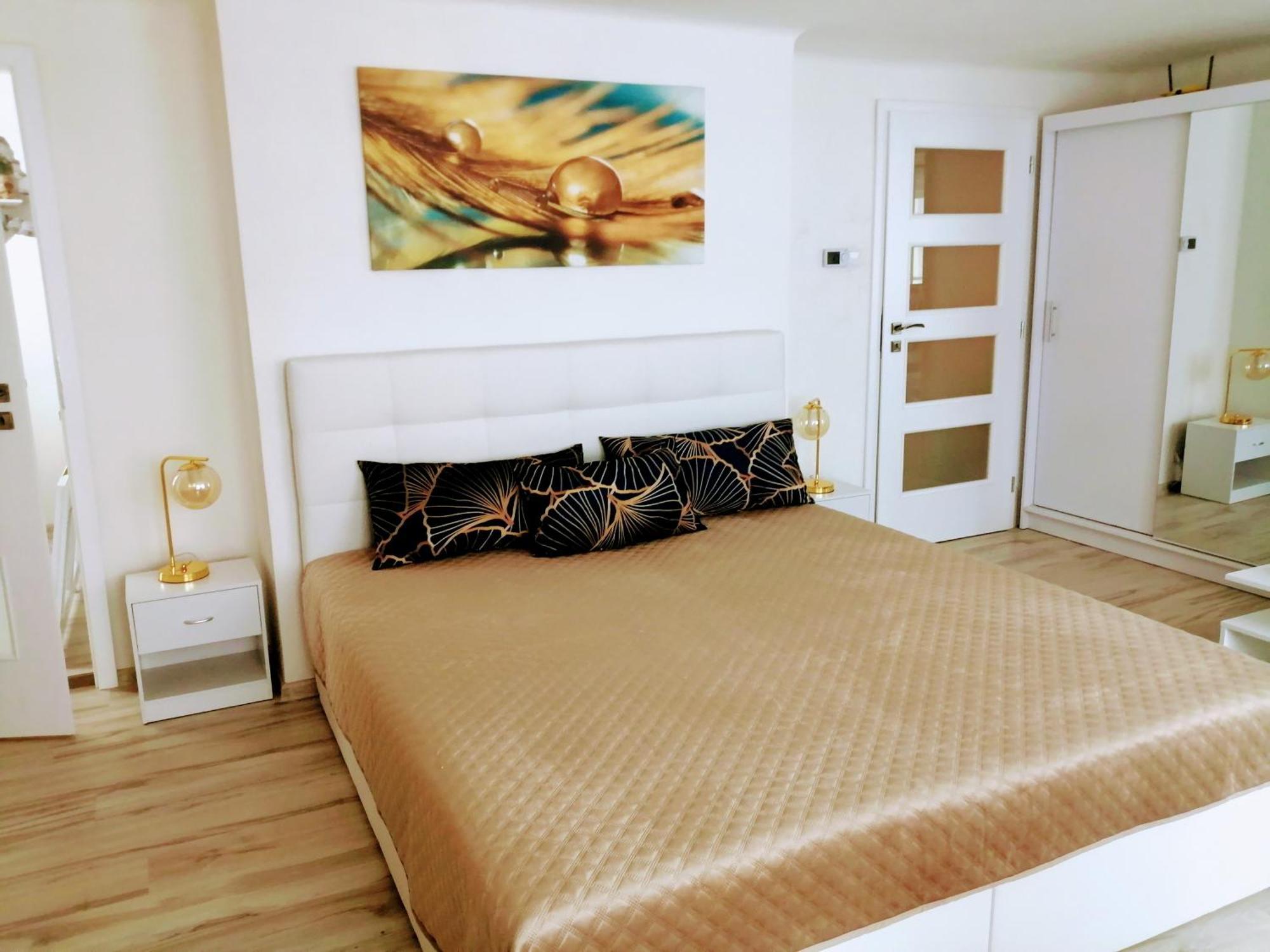 Apartman Deluxe Cheb Ngoại thất bức ảnh