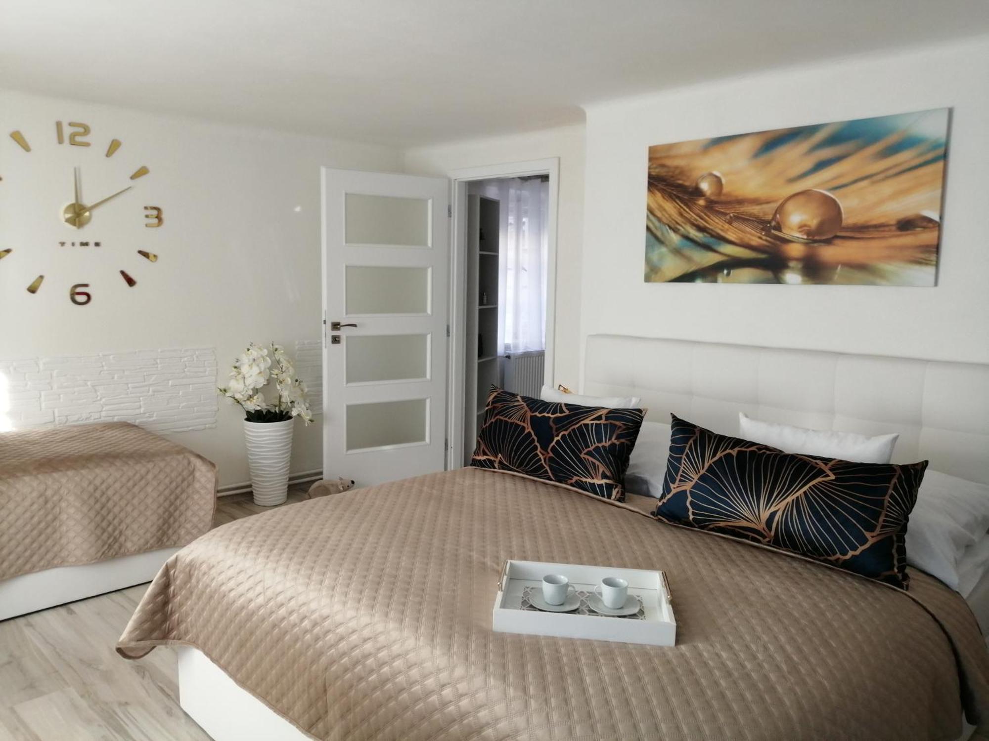 Apartman Deluxe Cheb Ngoại thất bức ảnh