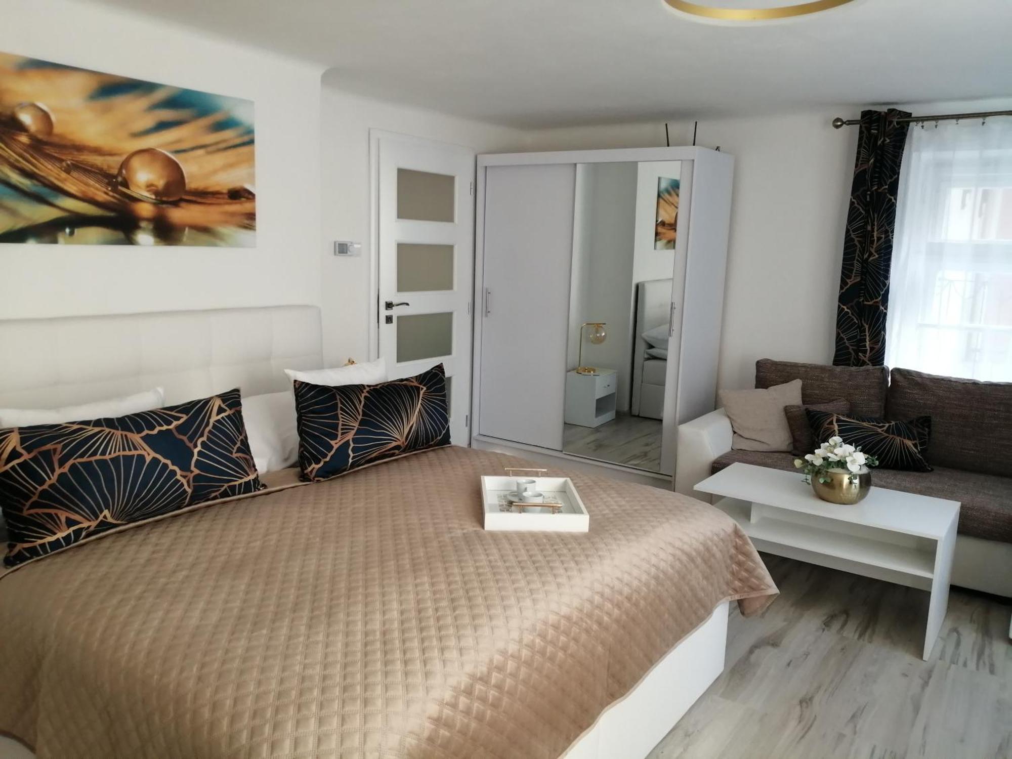 Apartman Deluxe Cheb Ngoại thất bức ảnh